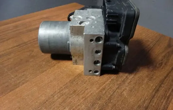 Porsche Cayenne (9Y0 9Y3) Master brake cylinder