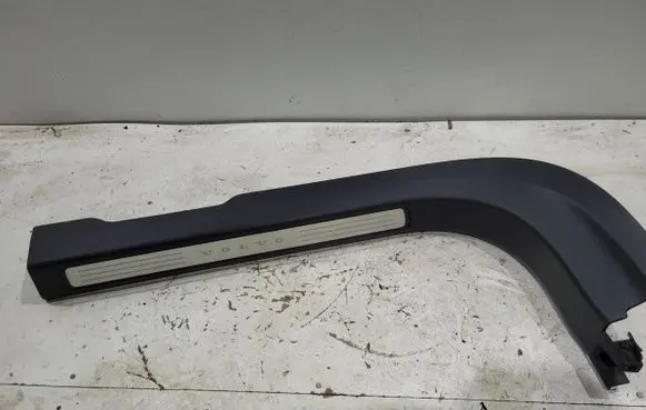 Volvo S90, V90 Front sill trim cover 39838868