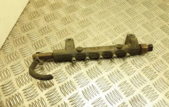 Nissan X-Trail T30 Fuel main line pipe 60706D11