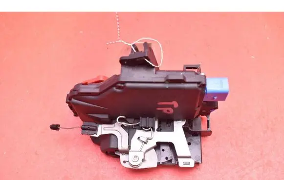 Volkswagen Cross Touran I Rear door lock