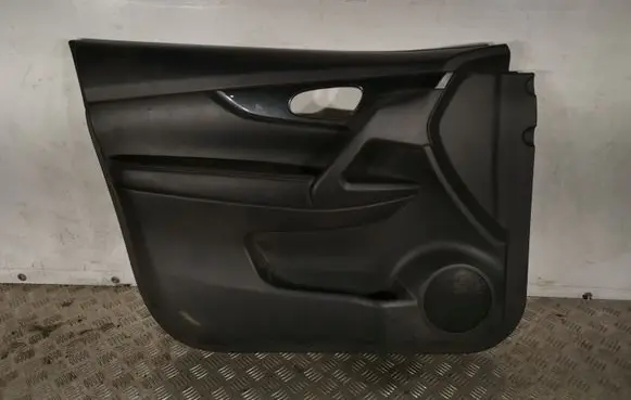 Nissan X-Trail T32 Front door card panel trim 806834CL0A