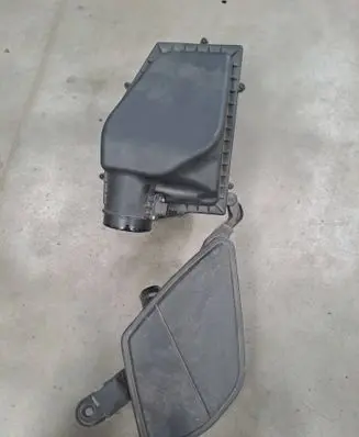 BMW 5 G30 G31 G38 Air filter box 8620945