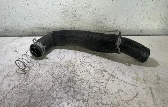 Coolant pipe/hose