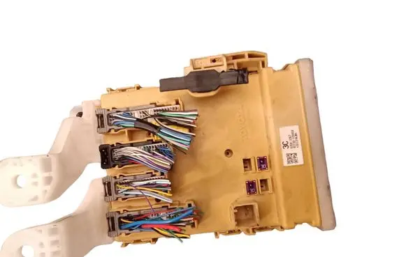 Toyota Auris E180 Comfort/convenience module 8922102350 MB2380008580