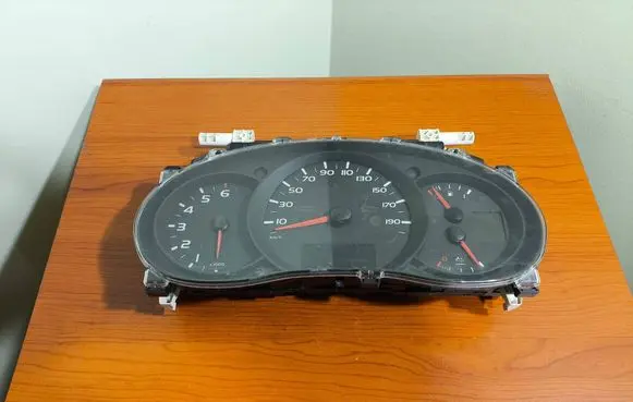 Opel Movano B Speedometer (instrument cluster) 