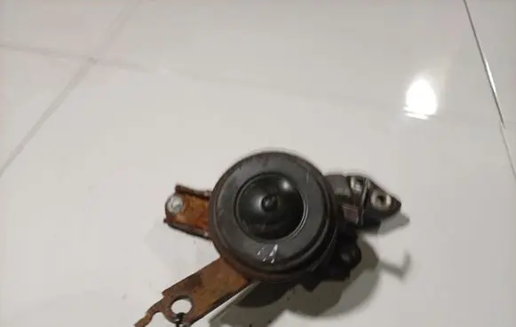 Toyota Yaris Engine mount bracket 