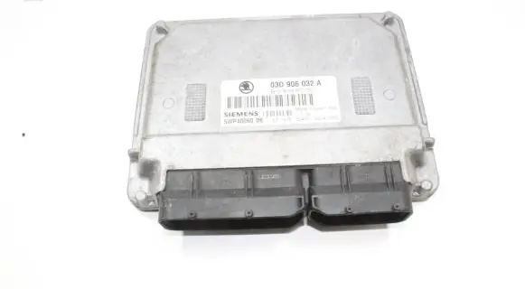 Skoda Fabia Mk1 (6Y) Engine control unit/module 03D906032A
