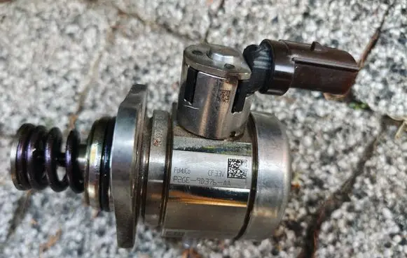 Ford Escape IV Fuel injection high pressure pump P2GE9D376AA
