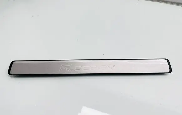 Volvo XC60 Front sill trim cover 33436021