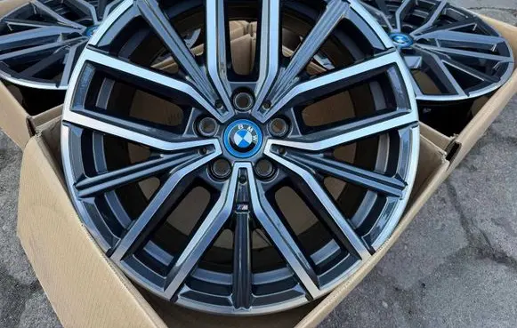 BMW X1 U11 R18 alloy rim 6891179