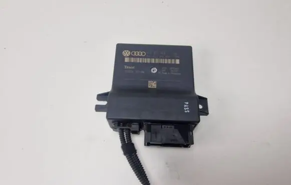 Audi A8 S8 D3 4E Gateway control module 4L0907468