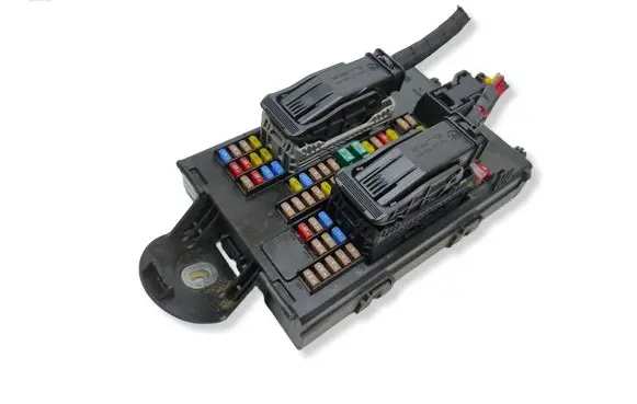 Volvo S60 Fuse module 31682732 K067R