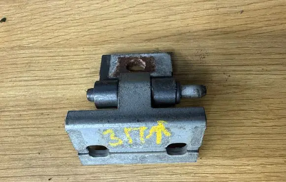 Volvo XC90 Rear door upper hinge 