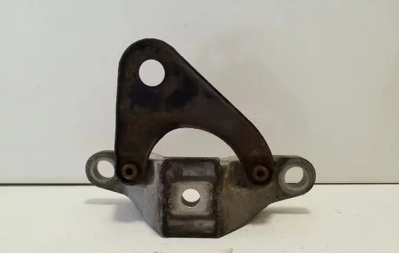Ford S-MAX Engine mounting bracket