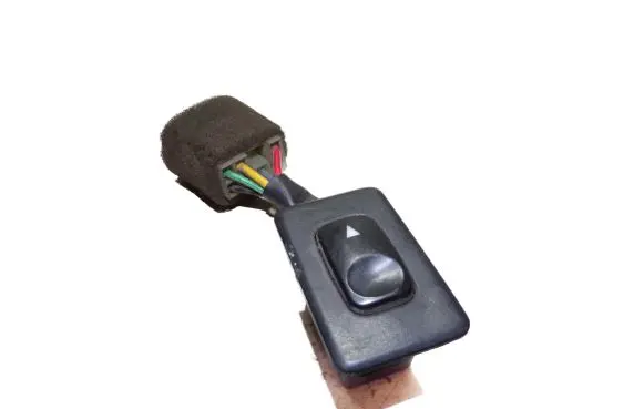 Hyundai Lantra II Electric window control switch 9358028050