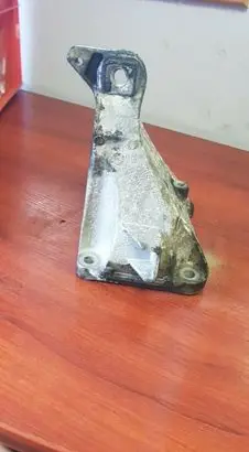 BMW 1 E81 E87 Engine mounting bracket 6781916