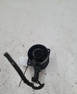 BMW 5 E39 Mass air flow meter F00C2G7006