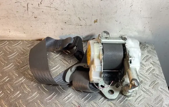 Lexus RX 450H Front seatbelt 7R4960P