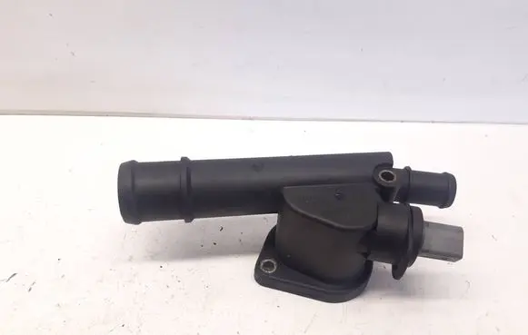 Volkswagen Golf V Engine coolant pipe/hose 038121132G