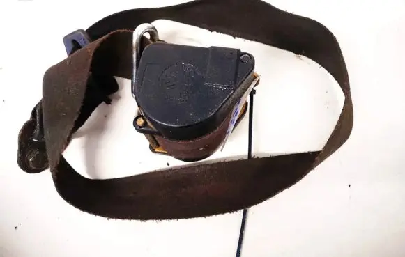 Audi 80 90 B2 Front seatbelt 