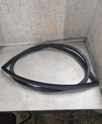 Citroen C6 Rear door rubber seal (on body) 