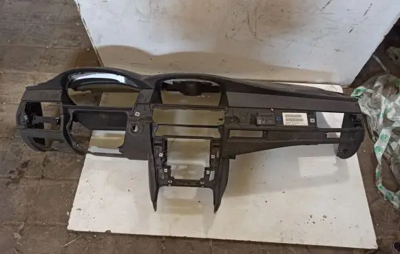 BMW 5 E60 E61 Dashboard 7034108