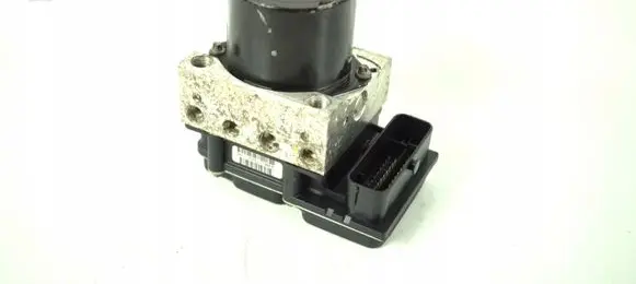 Skoda Fabia Mk2 (5J) ABS Pump 6R0614117D 0265231945