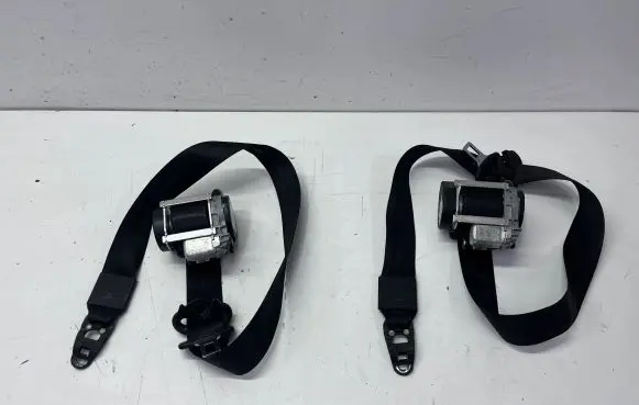 Audi Q7 4L Front seatbelt 4L1857705 4L1857706