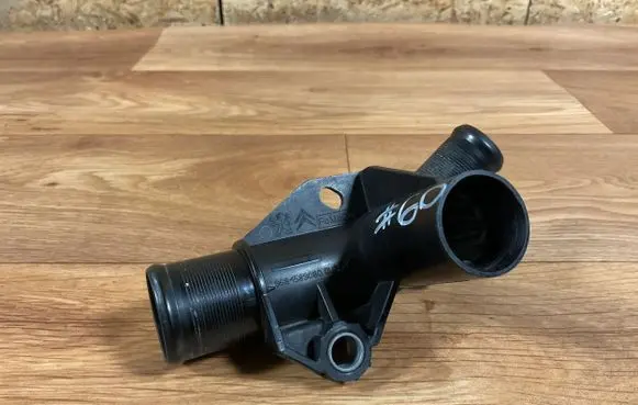 Peugeot 308 Engine coolant pipe/hose 9684589080
