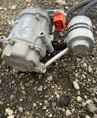 Nissan Leaf II (ZE1) Air conditioning (A/C) compressor (pump) ESB27C