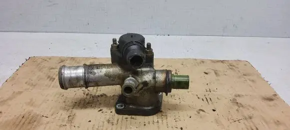 Audi A4 S4 B6 8E 8H Engine coolant pipe/hose 038121133A