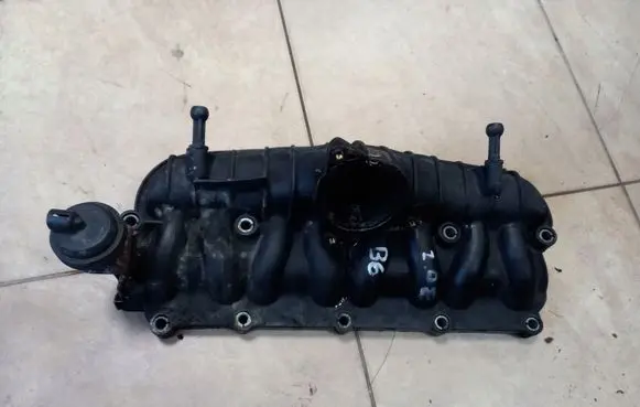 Volkswagen PASSAT B6 Intake manifold 03G129711AF