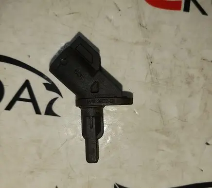 Volvo XC60 ABS brake wheel speed sensor 6G9N2B372CB