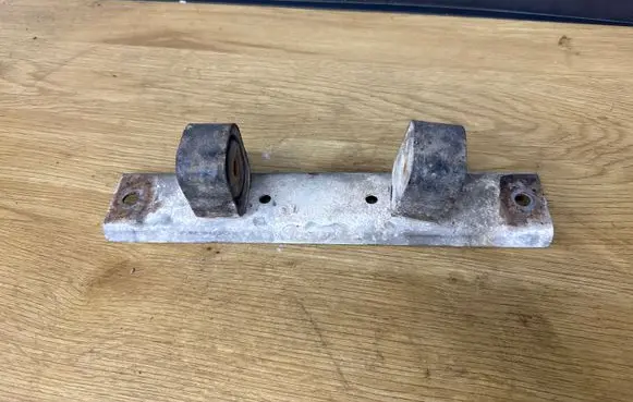 Opel Insignia A Muffler mount bracket/holder