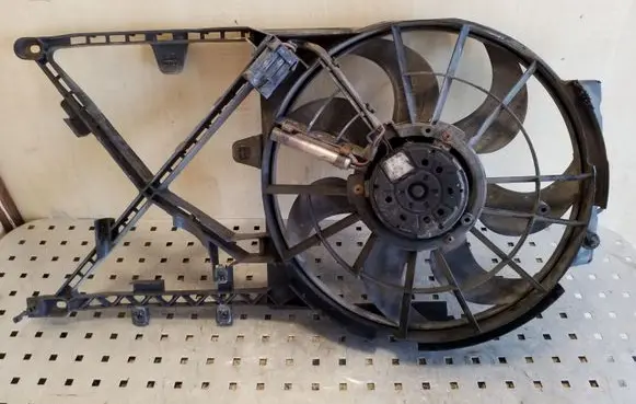 Opel Vectra B Radiator cooling fan shroud