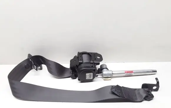 Volvo V70 Rear seatbelt