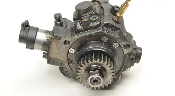 Opel Vivaro Fuel injection high pressure pump H8200912103