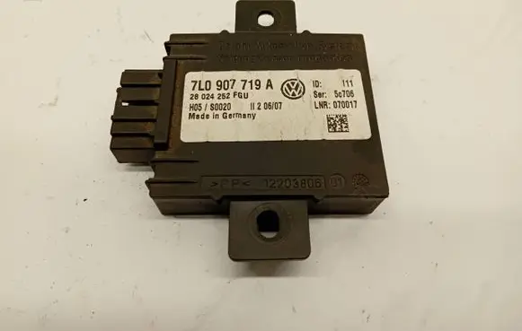 Volkswagen Touareg I Alarm control unit/module 7L0907719A 12203806 28024252