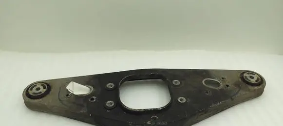 Mercedes-Benz CLS C219 Rear differential/diff mount bracket A2303521806