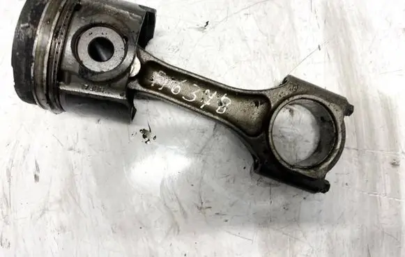 Opel Zafira A Piston with connecting rod r90400