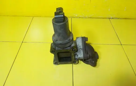 KIA Sorento EGR thermostat 284104A410
