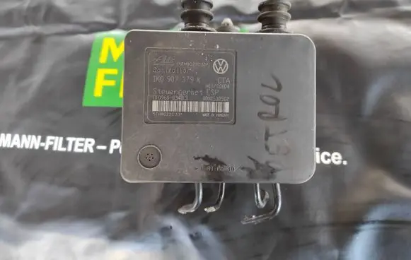 Volkswagen Golf V ABS Pump 1k0907379k