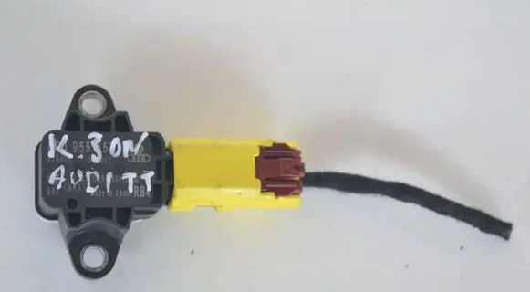 Audi TT TTS Mk2 Airbag deployment crash/impact sensor 8P0955557