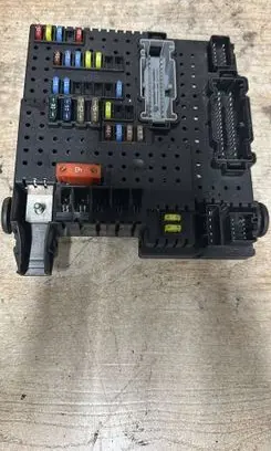 Volvo V70 Fuse module 8676391