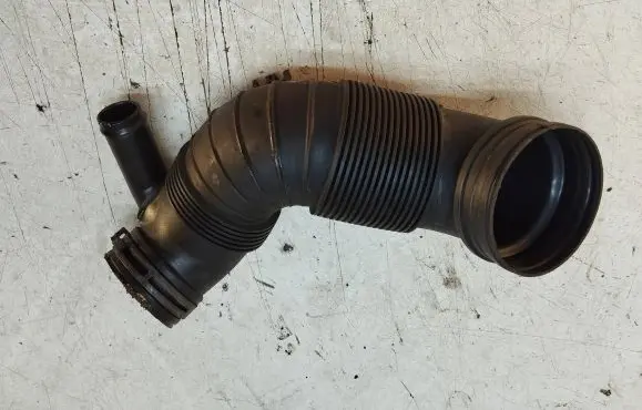 Audi A3 S3 8P Air intake hose/pipe 3C0129654P
