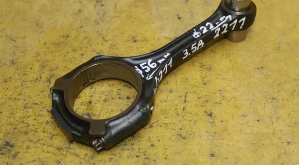 Mercedes-Benz E W211 Piston with connecting rod