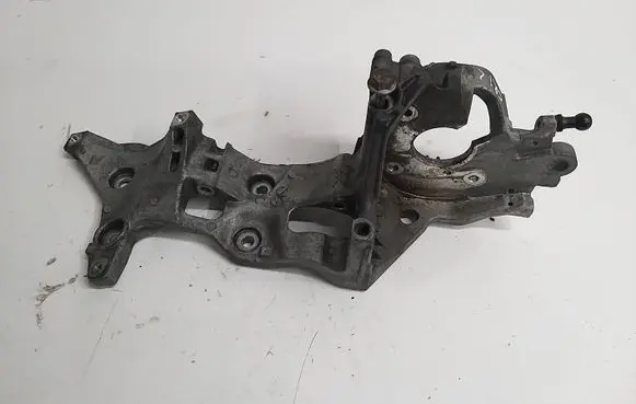 Volkswagen Golf VII Generator/alternator bracket 04L903143B
