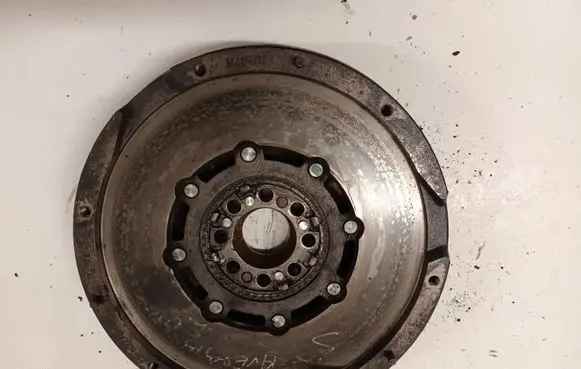 Toyota Avensis T250 Dual mass flywheel 135400R010