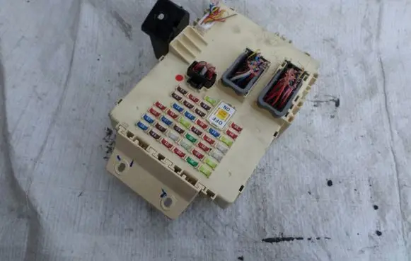 Hyundai i40 Fuse module 919503Z021