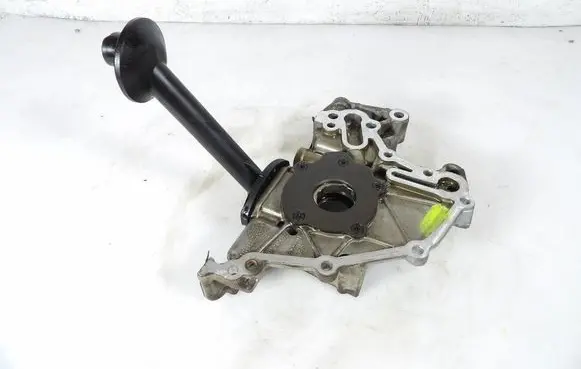 Skoda Fabia Mk3 (NJ) Oil pump 04C115105H